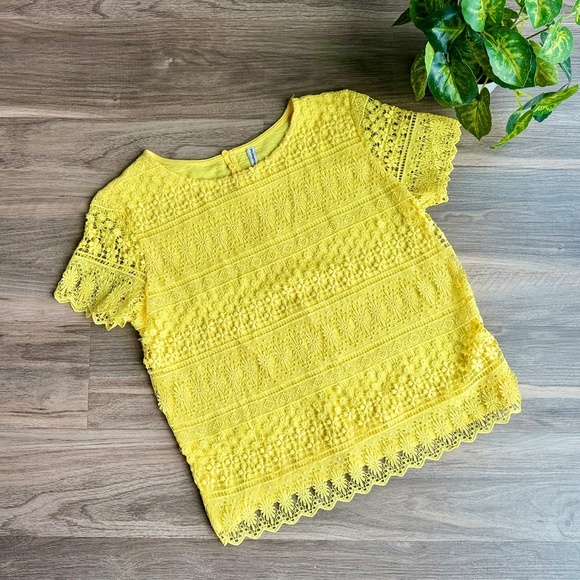 Stradivarius Bright Yellow Crochet Lace Short Sleeve Top – Size L - Picture 1 of 6